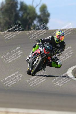 media/Sep-21-2025-TrackDaz (Sun) [[277c75b276]]/B Group/1220pm (Turn 2)/